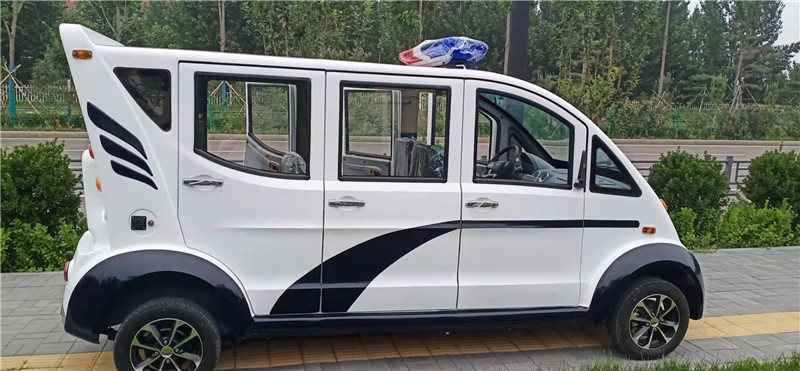 碌曲警用巡逻车